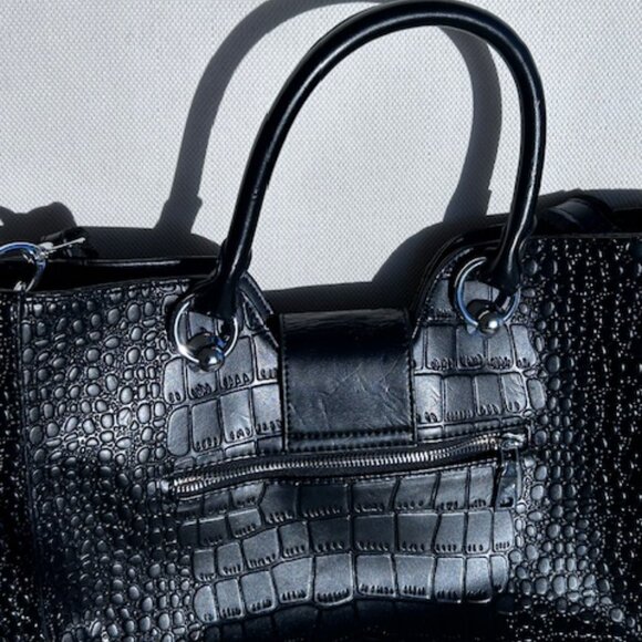 Cape Cod Leather Purse - Picture 4 of 6